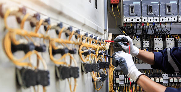 Professional Electrician technician working in Lockport Heights, LA